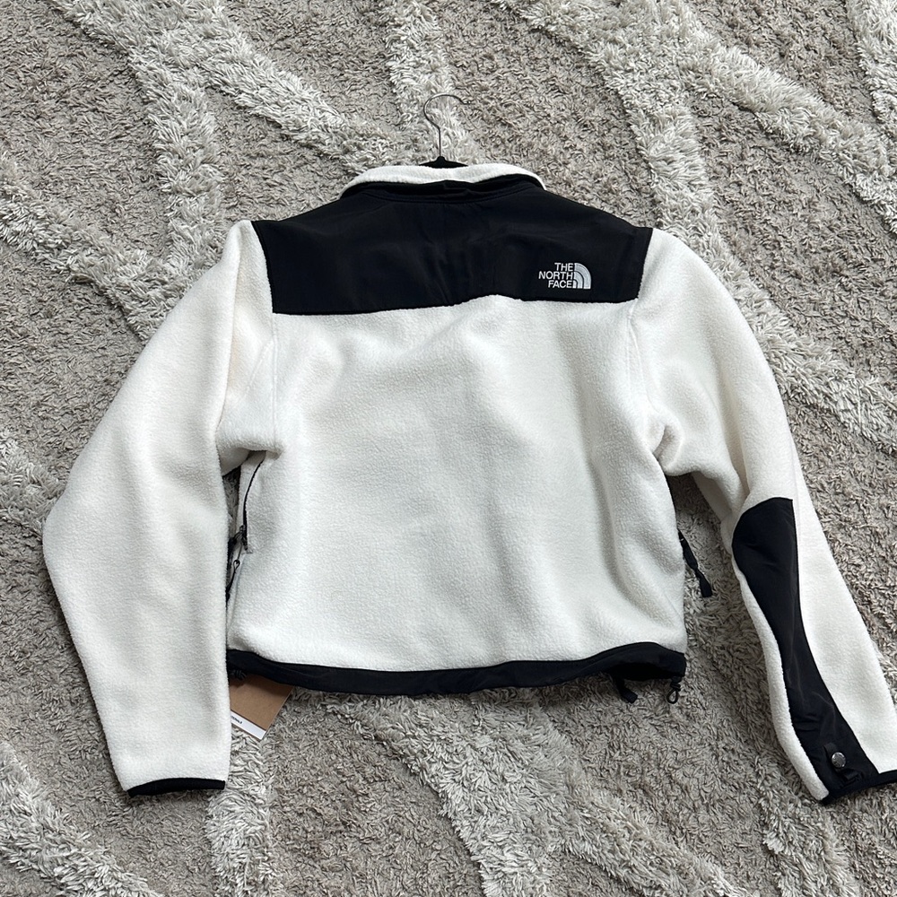 The North Face Black and Cream Teddy Jacket - Picture 4 of 5